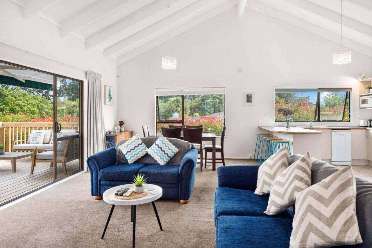 Waitahanui Lake House - Lake Taupo Holiday Home Экстерьер фото