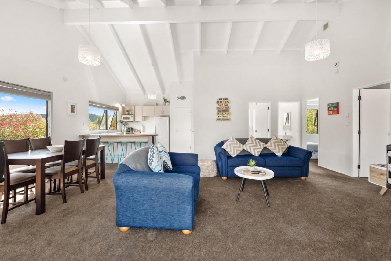 Waitahanui Lake House - Lake Taupo Holiday Home Экстерьер фото