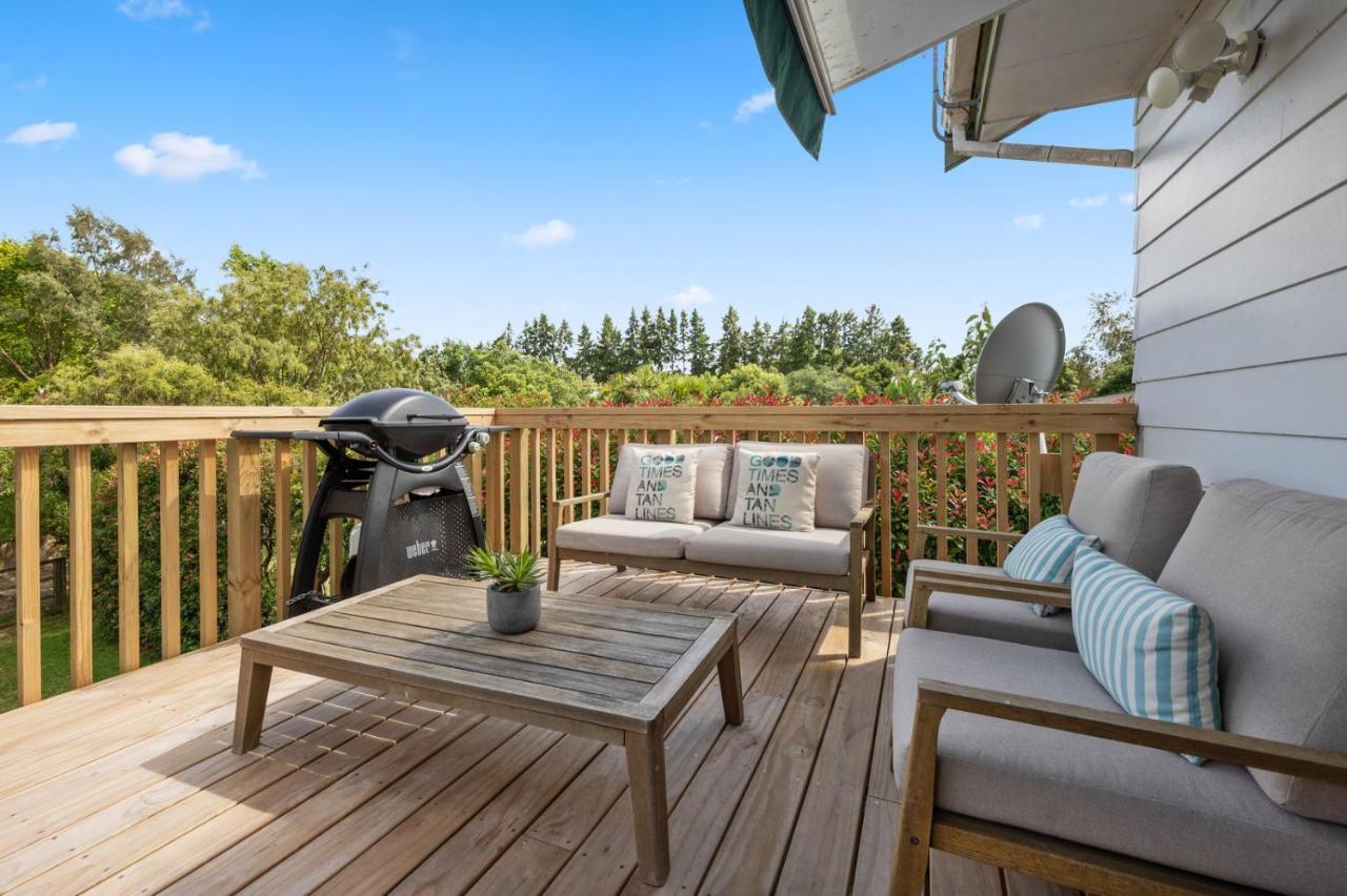 Waitahanui Lake House - Lake Taupo Holiday Home Экстерьер фото