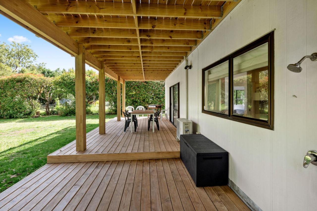 Waitahanui Lake House - Lake Taupo Holiday Home Экстерьер фото