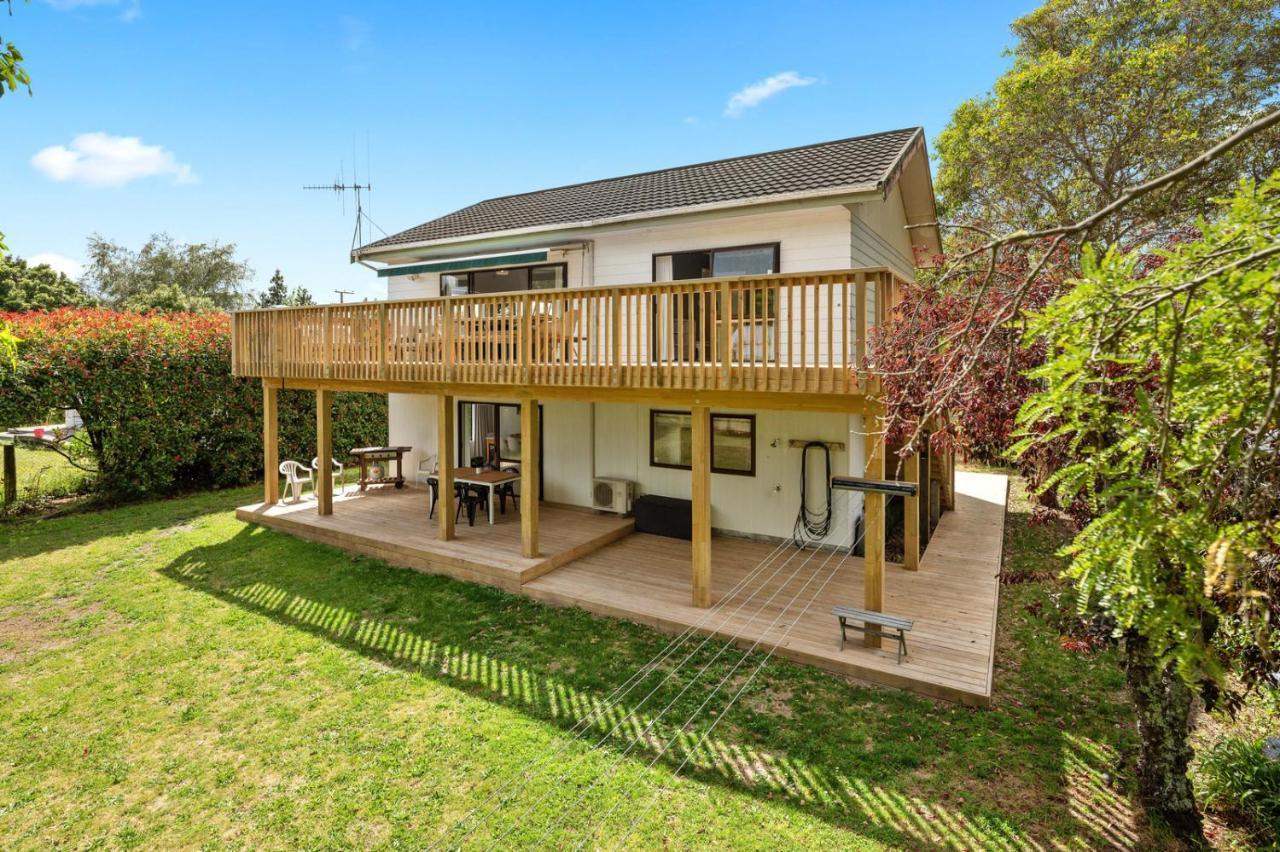 Waitahanui Lake House - Lake Taupo Holiday Home Экстерьер фото