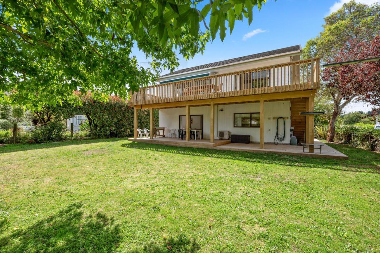 Waitahanui Lake House - Lake Taupo Holiday Home Экстерьер фото